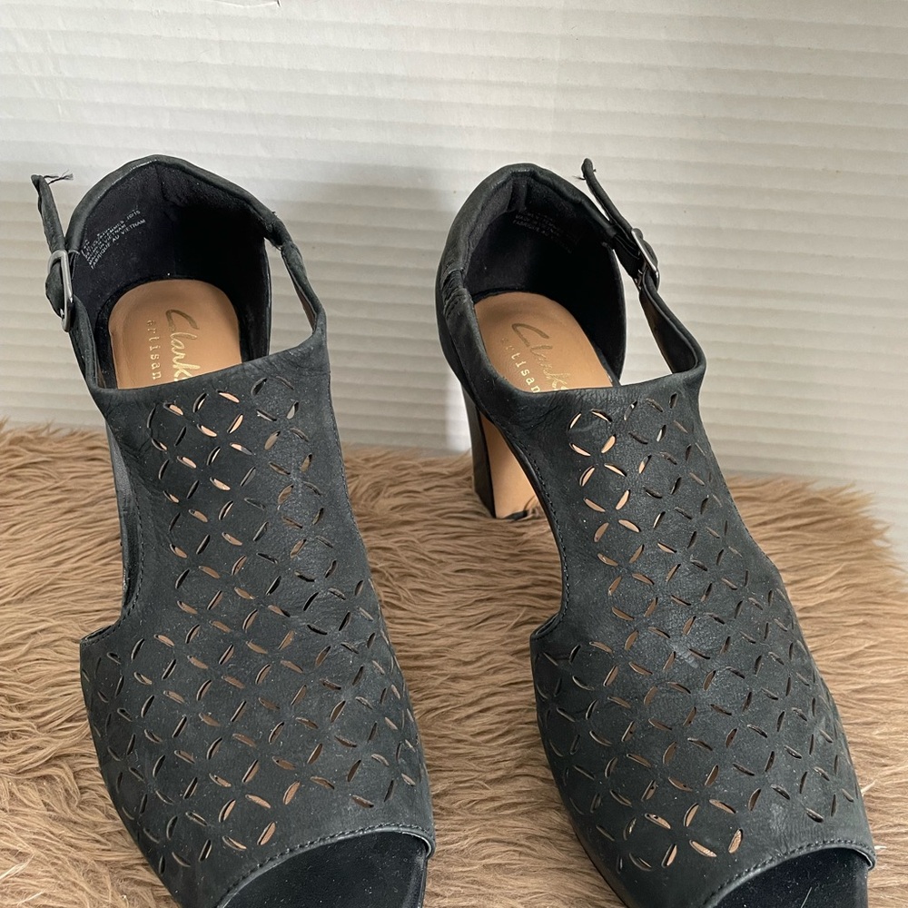 CLARKS Artisan Jenness Energy Peep-Toe 
Heel Sandals
Size 7M
Black Suede Cut out